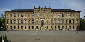 Zur Seite: About Professors
